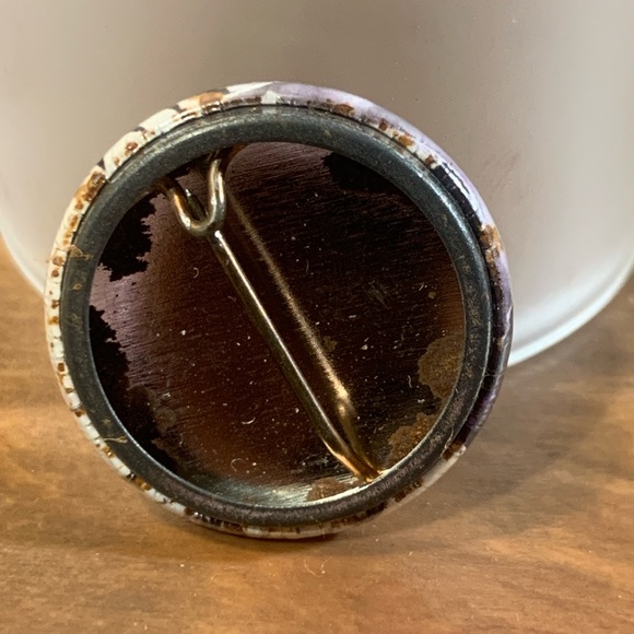 Death Note Button Pin - Picture 6 of 12